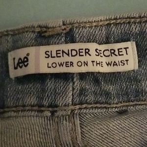 Used like New Lee's Slender secret sz 18